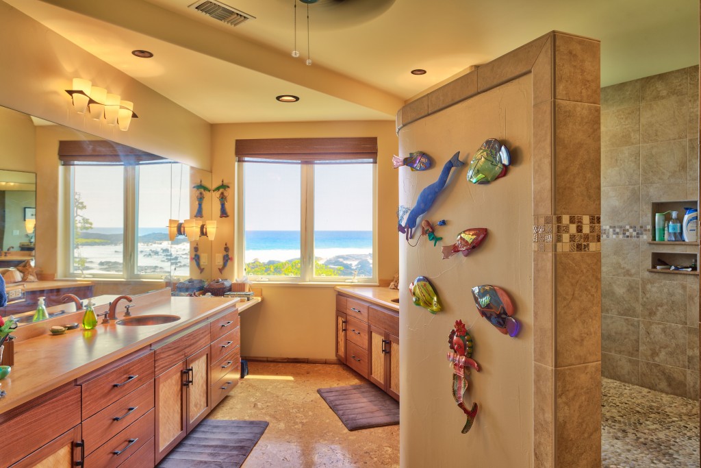 Kona Bay Bathroom