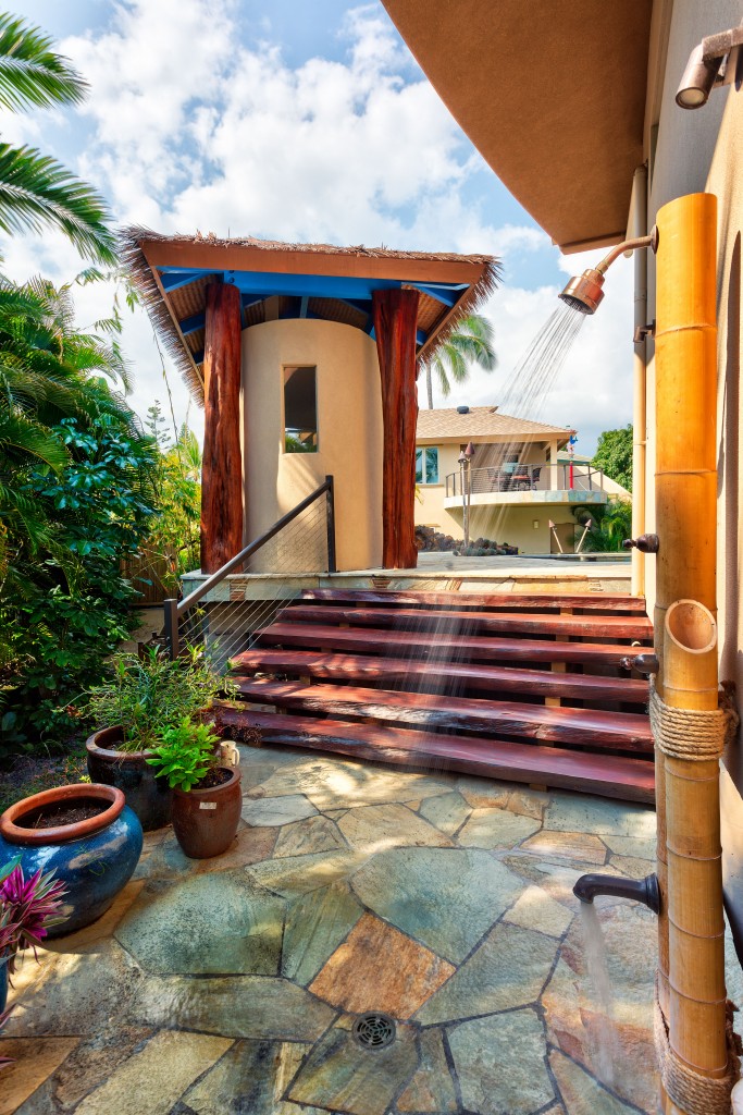 Kona Bay Outdoor Shower